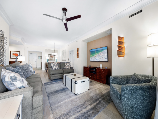 Siesta Key luxury  On Beach Walk to Restaurants & Shopping